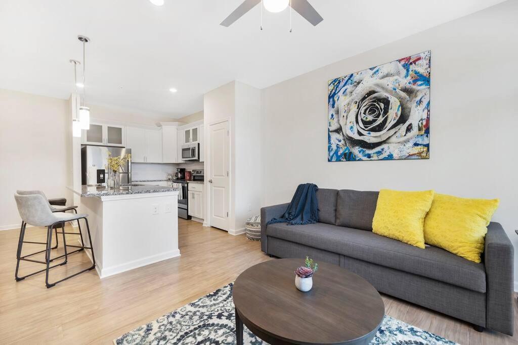 Stylish New Condo In 康科德 外观 照片