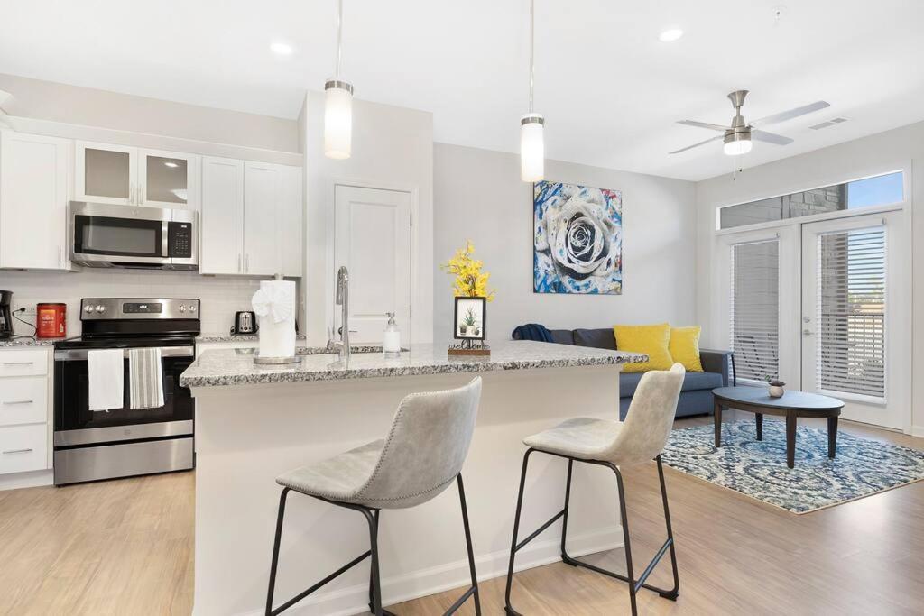 Stylish New Condo In 康科德 外观 照片