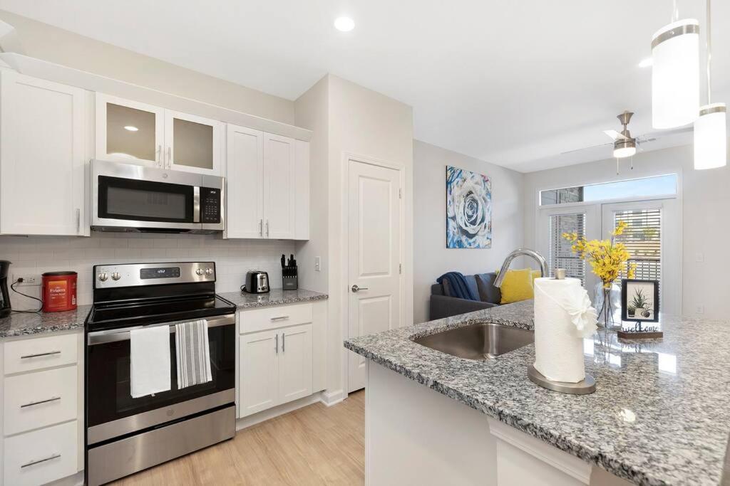 Stylish New Condo In 康科德 外观 照片