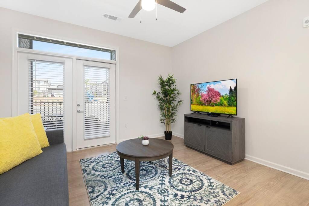 Stylish New Condo In 康科德 外观 照片